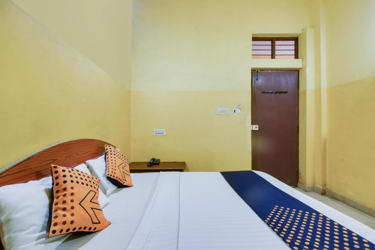 Spot On 74228 Galaxy Comforts Hotell Narasimharaja Puram Eksteriør bilde